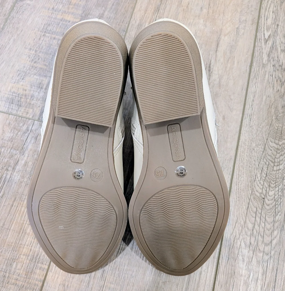 NWOT Arizona Jeans Co Cream Ankle Booties | 7.5 - Picture 5 of 6